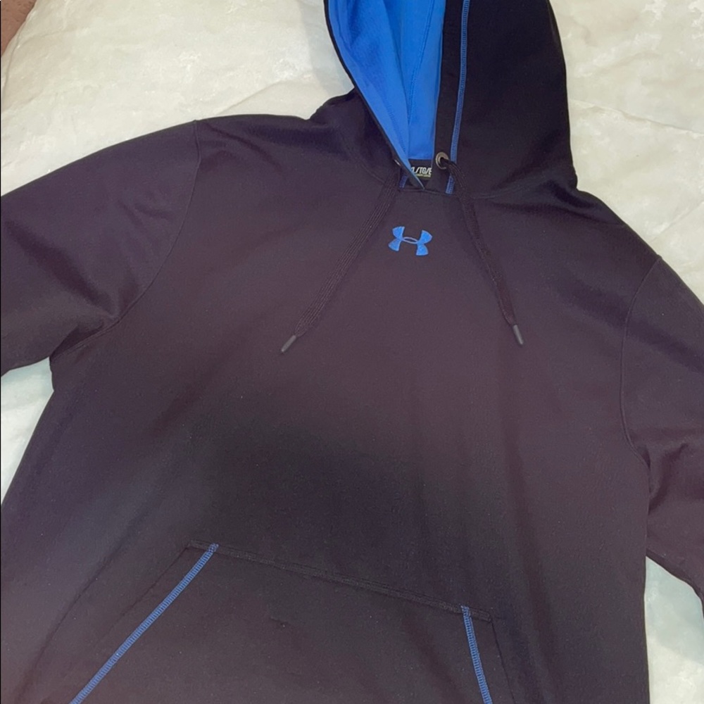 Under armour men’s XL black hoodie